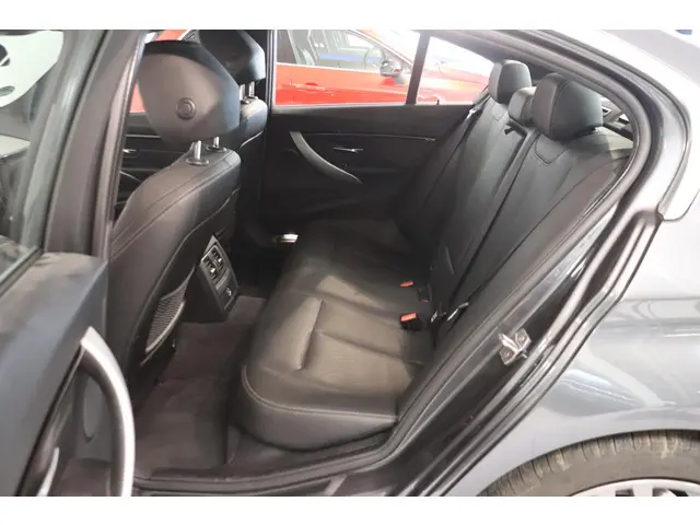 BMW 3 Serie 320i Centennial High Executive 2016 Benzine 8