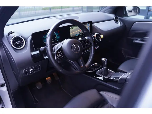 Mercedes-Benz B-Klasse 180d Style 2019 Diesel 13