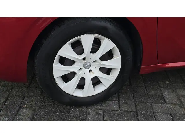 Peugeot 208 1.0 VTi LIKE 2014 Benzine 10