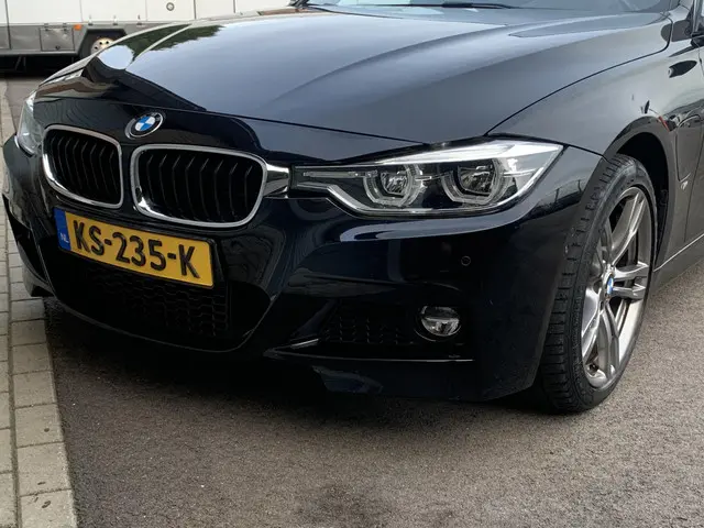 BMW 3 Serie 330e 2016 Hybride Benzine 18