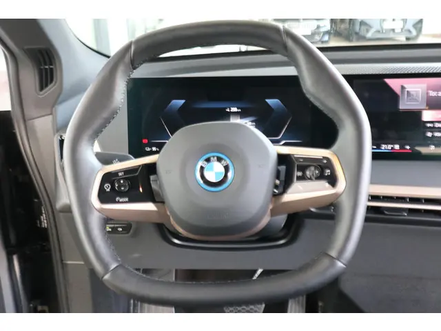 BMW iX xDrive40 2024 Elektrisch 8