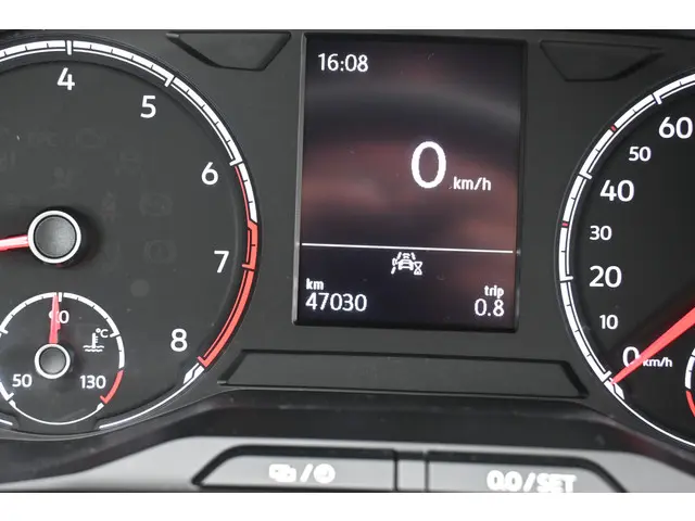 Volkswagen T-Cross 1.0 TSI Life 2022 Benzine 32