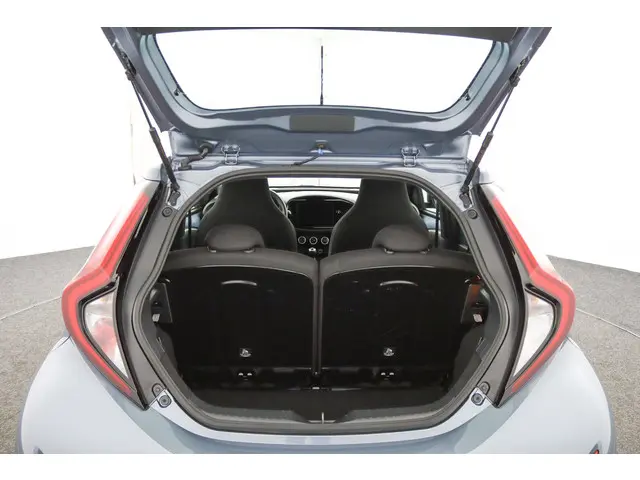 Toyota Aygo X 1.0 VVT-i MT Play 2025 Benzine 24