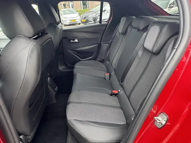 Peugeot 208 1.2 PureTech GT-Line 2020 Benzine 22