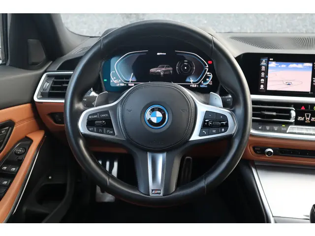 BMW 3 Serie 320e M-Sport 2022 Hybride Benzine 29