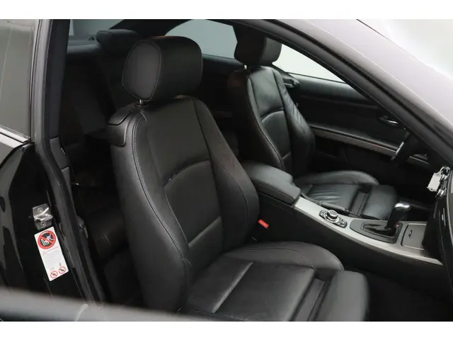 BMW 3 Serie Coupé 325i Business Line Sport 2012 Benzine 4