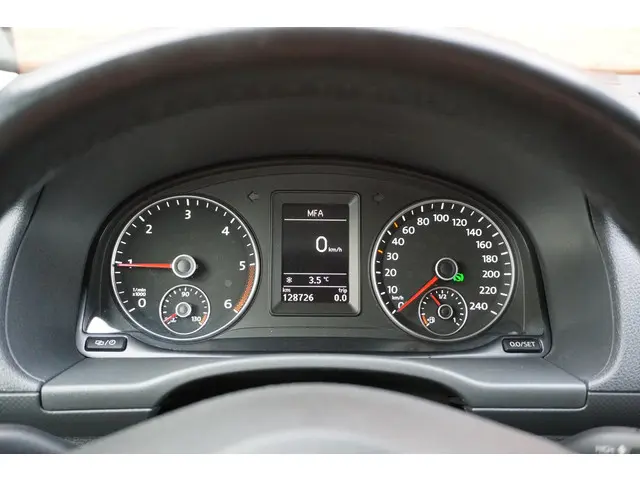 Volkswagen Caddy 1.6 TDI 2013 Diesel 18