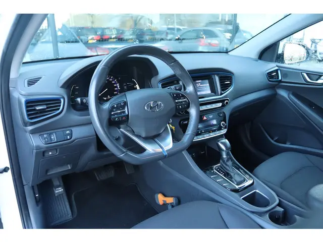 Hyundai IONIQ 1.6 GDi I-MOTION AUT. 2017 Hybride Benzine 3