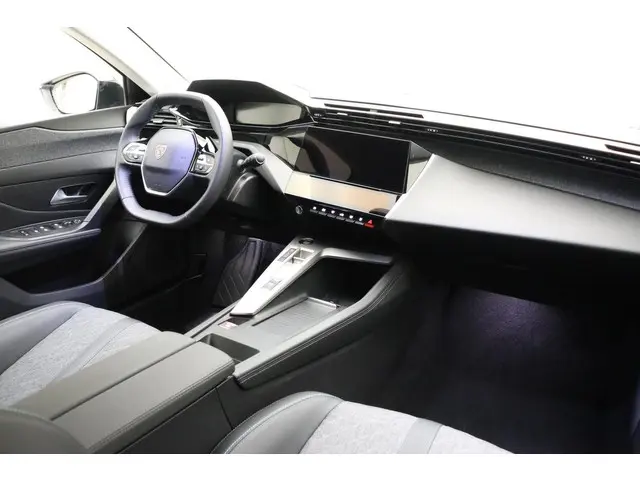 Peugeot 408 3
