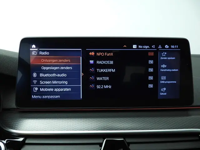 BMW 5 Serie Sedan 540i 2021 Benzine 27