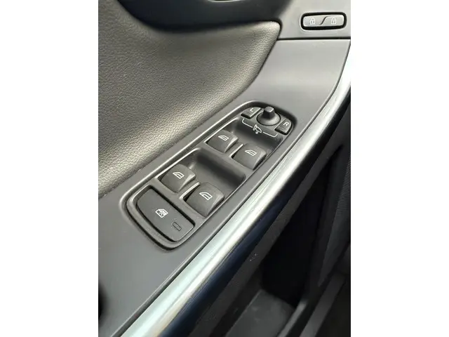 Volvo XC60 2.0 T5 245 pk AWD Geartronic 2017 Benzine 17