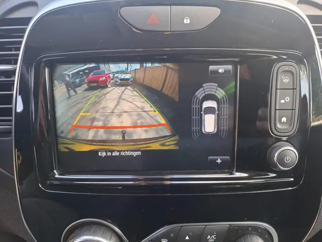 Renault Captur 0.9 TCe Bose 2018 Benzine 17