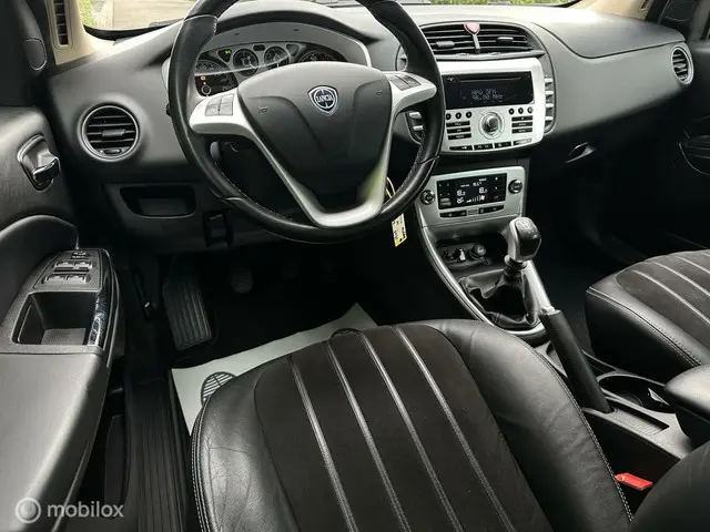Lancia Delta 1.4 M.air Platinum 2012 Benzine 8
