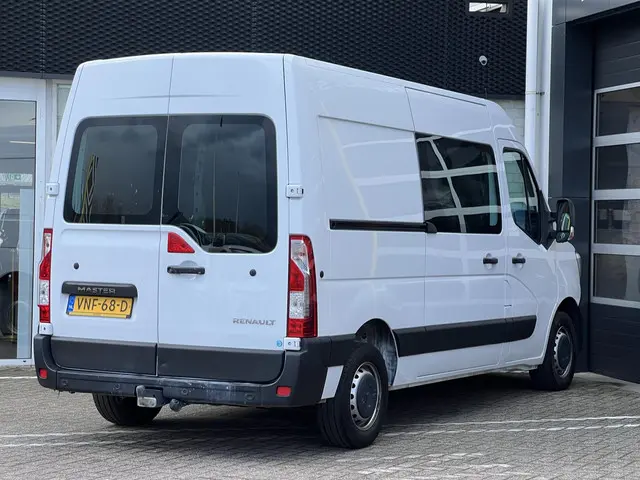 Renault Master T33 2.3 dCi 135 L2H2 Comfort 2021 Diesel 16