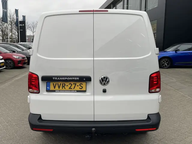 Volkswagen Transporter 2.0 TDI L2H1 28 2023 Diesel 6