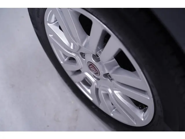 Fiat Punto Evo 1.2 Street 2015 Benzine 18