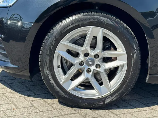 Audi A4 Limousine 2.0 TFSI ultra Pro Line 2016 Benzine 24