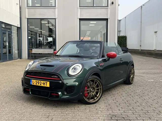 MINI Cooper Cabrio 2.0 John Works Chili 2017 Benzine 98