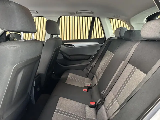 BMW X1 sDrive20i Executive 2015 Benzine 7