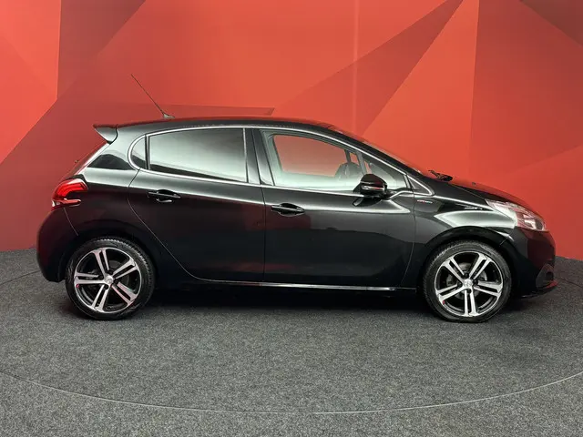 Peugeot 208 1.2 PureTech GT-line 2017 Benzine 14