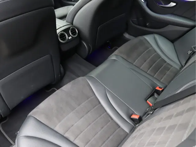 Mercedes-Benz C-Klasse Estate 180 AMG 2020 Benzine 25