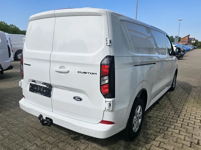Ford Transit Custom 300 2.0 TDCI L2H1 Limited 2024 Diesel 6