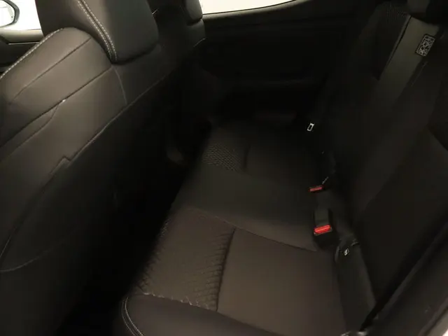 Toyota Yaris 1.5 Hybrid Bi-Tone 2022 Hybride Benzine 14