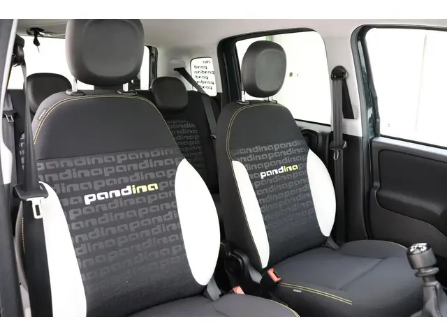 Fiat Panda 1.0 Hybrid Pandina 2025 Benzine 10