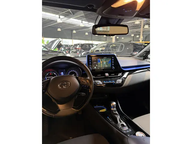 Toyota C-HR 1.8 Hybrid Bi-Tone 2021 Hybride Benzine 11
