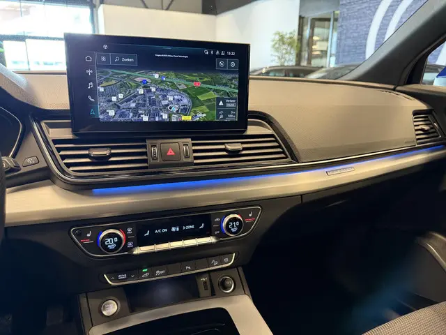 Audi Q5 50 TFSI e S edition 2022 Hybride Benzine 12
