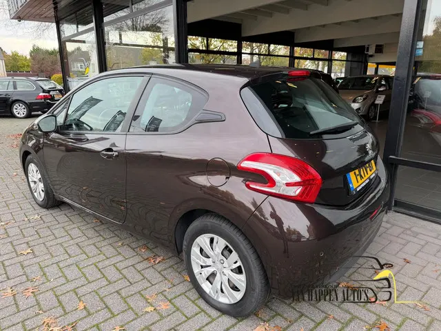 Peugeot 208 1.2 VTi Urban Soul 2013 Benzine 13