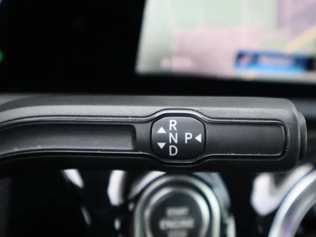 Mercedes-Benz CLA 250 e AMG Line 2023 Hybride Benzine 19