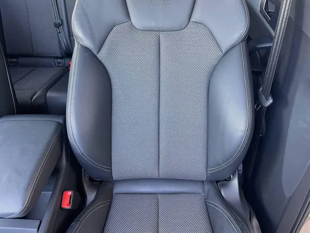 Audi Q5 40 TFSI S edition 2023 Benzine 17