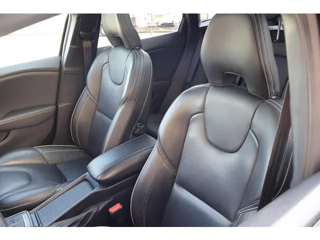 Volvo V40 T3 Polar+ Sport 2019 Benzine 12