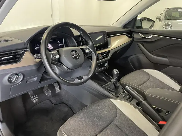 Škoda Kamiq 1.0 TSI Business Edition 2021 Benzine 28