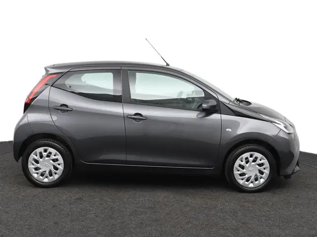 Toyota Aygo 1.0 VVT-i x-play 2021 Benzine 13