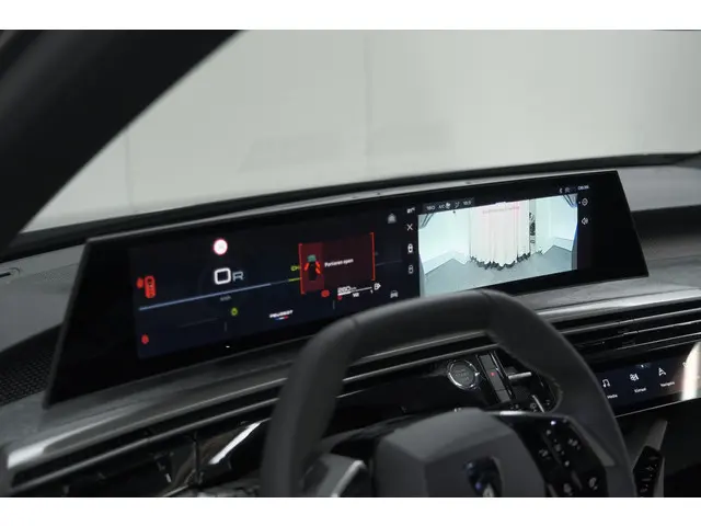 Peugeot 5008 HYbrid 145 e-DCS6 GT 2025 Hybride Benzine 16