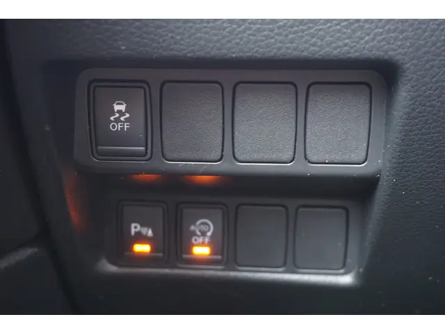 Nissan QASHQAI 1.2 Premier Edition 2014 Benzine 18