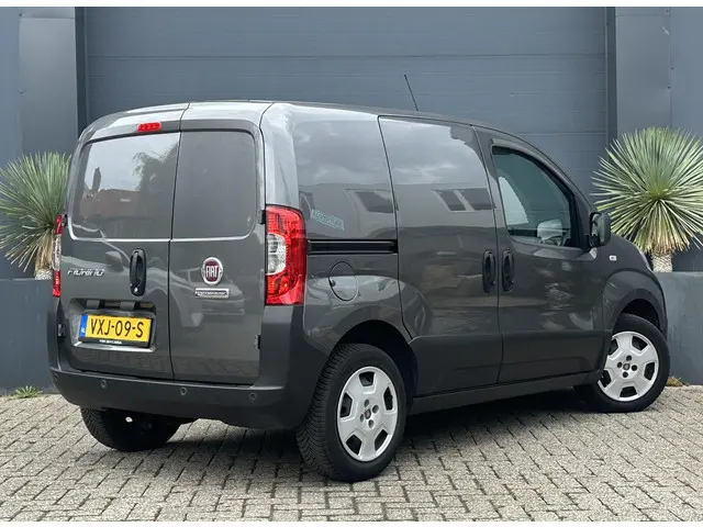 Fiat Fiorino 1.3 MJ Adventure Btw Auto 2023 Diesel 9