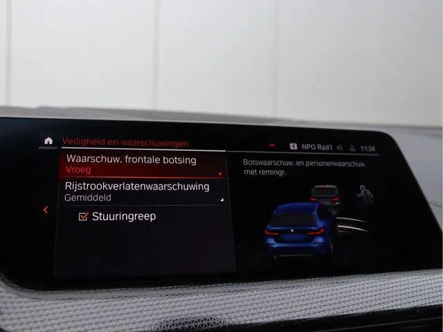 BMW 1 Serie 118i Business Edition 2022 Benzine 37