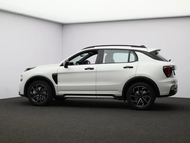 Lynk & Co 01 1.5 Core 2025 Hybride Benzine 4