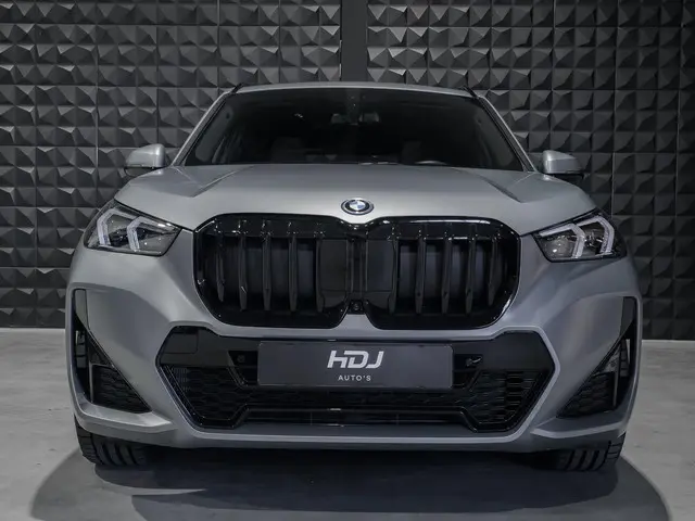 BMW X1 xDrive30e 2023 Hybride Benzine 5