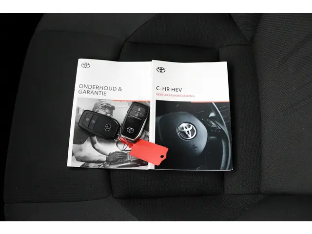 Toyota C-HR 1.8 Hybrid 140 Dynamic 2024 Hybride Benzine 11