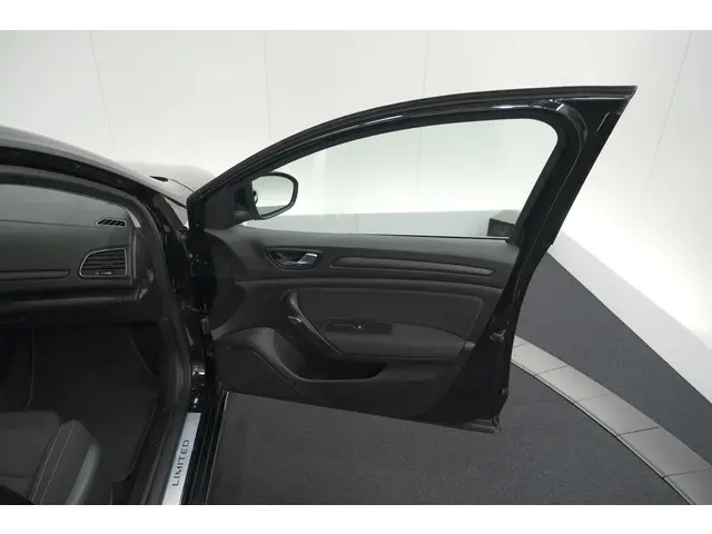 Renault Mégane Estate TCe 110 Limited 2020 Benzine 35