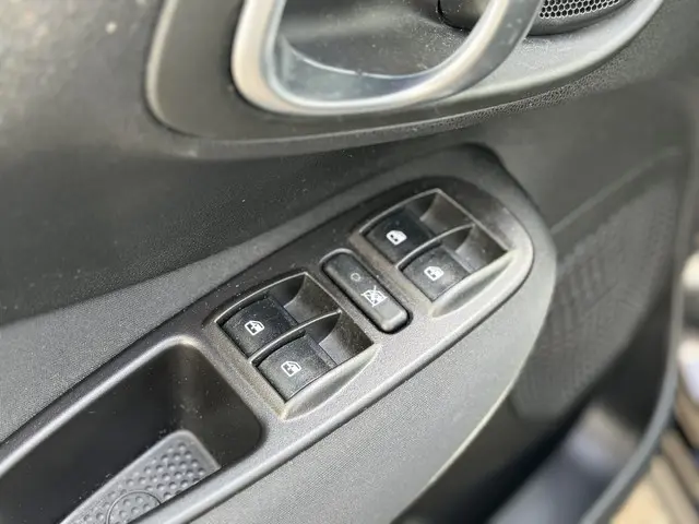 Fiat 500L 0.9 TwinAir CityCross 2019 Benzine 24