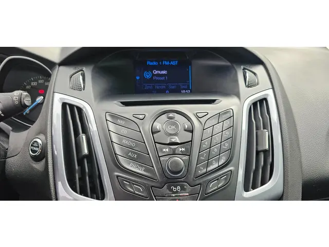 Ford Focus Wagon 1.0 EcoBoost Titanium 2012 Benzine 20