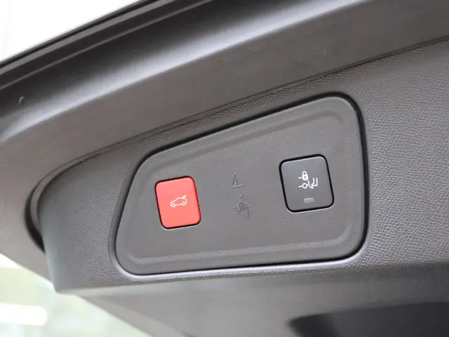 Peugeot 3008 1.6 HYbrid 225 GT 2022 Hybride Benzine 24