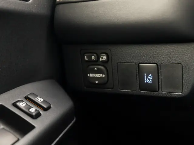 Toyota RAV4 2.5 Hybrid Sport 2016 Hybride Benzine 22