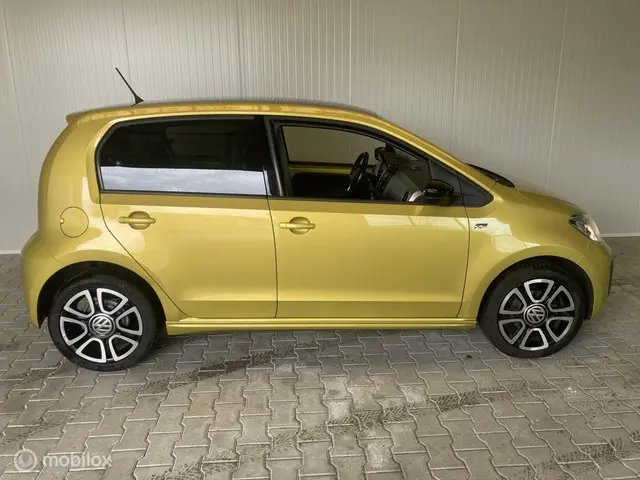 Volkswagen up! 1.0 BMT high up! // NAP // 2 JAAR APK // 2019 Benzine 5