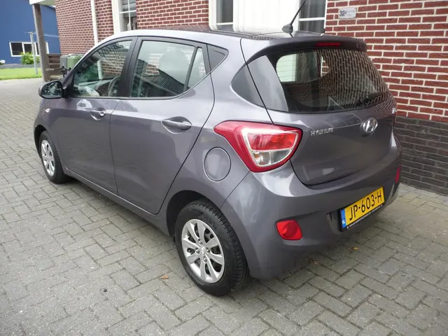 Hyundai i10 1.0i i-Motion Comfort 2016 Benzine 3